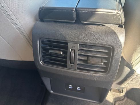 Used 2025 Nissan Rogue SV FWD image 24