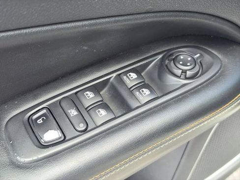 Certified 2018 Jeep Compass Latitude w/ Popular Equipment Group FWD image 17