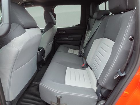 Used 2024 Toyota Tacoma TRD Sport w/ TRD Sport Upgrade Package image 11