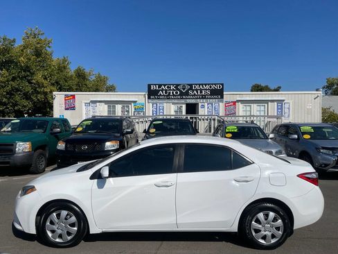 Used 2014 Toyota Corolla L image 3