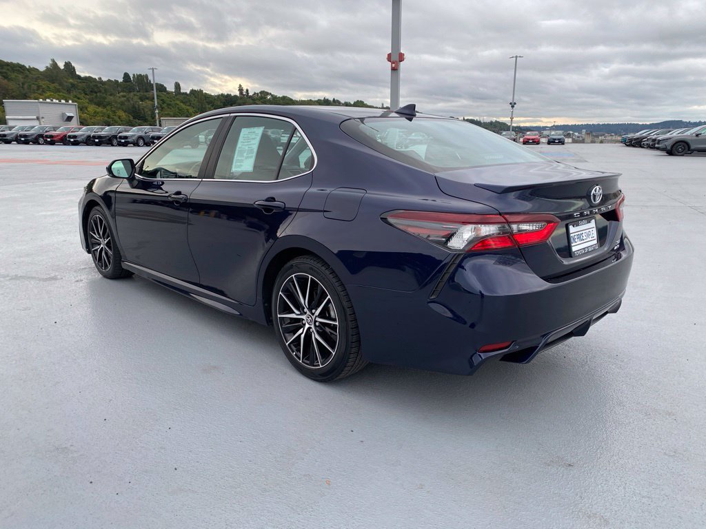 Used 2021 Toyota Camry SE w/ Cold Weather Package AWD/4WD image 6