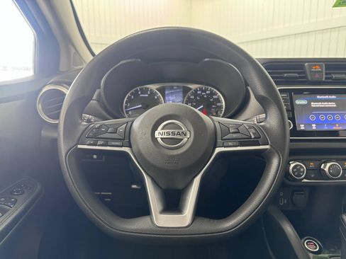 Used 2021 Nissan Versa S FWD image 19