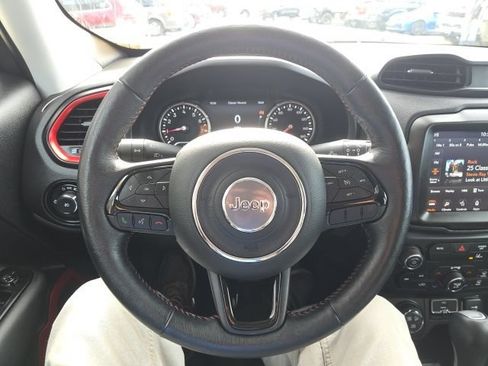 Certified 2022 Jeep Renegade Trailhawk AWD/4WD image 17