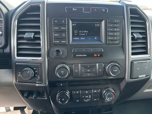 Used 2017 Ford F250 XLT w/ FX4 Off-Road Package AWD/4WD image 16