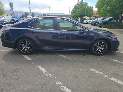 Used 2022 Toyota Camry SE FWD image 4
