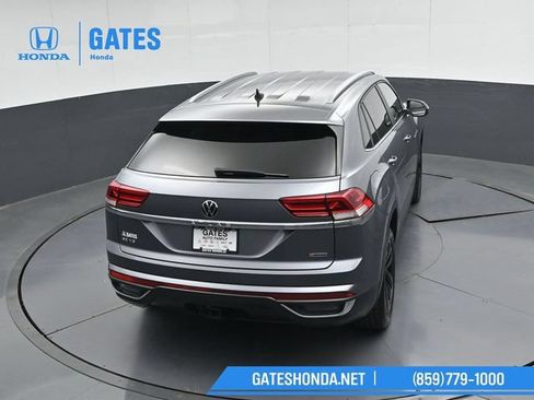 Used 2022 Volkswagen Atlas Cross Sport SE w/ Black Wheel Package AWD/4WD image 43