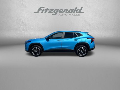 Used 2025 Chevrolet Trax RS w/ Driver Confidence Package FWD image 4