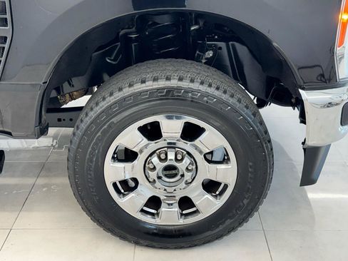 Used 2023 Ford F350 Lariat w/ Chrome Package AWD/4WD image 39