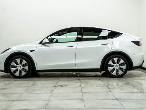 Used 2021 Tesla Model Y Long Range image 7