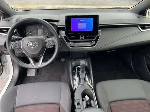 Used 2023 Toyota Corolla SE w/ SE Package image 15
