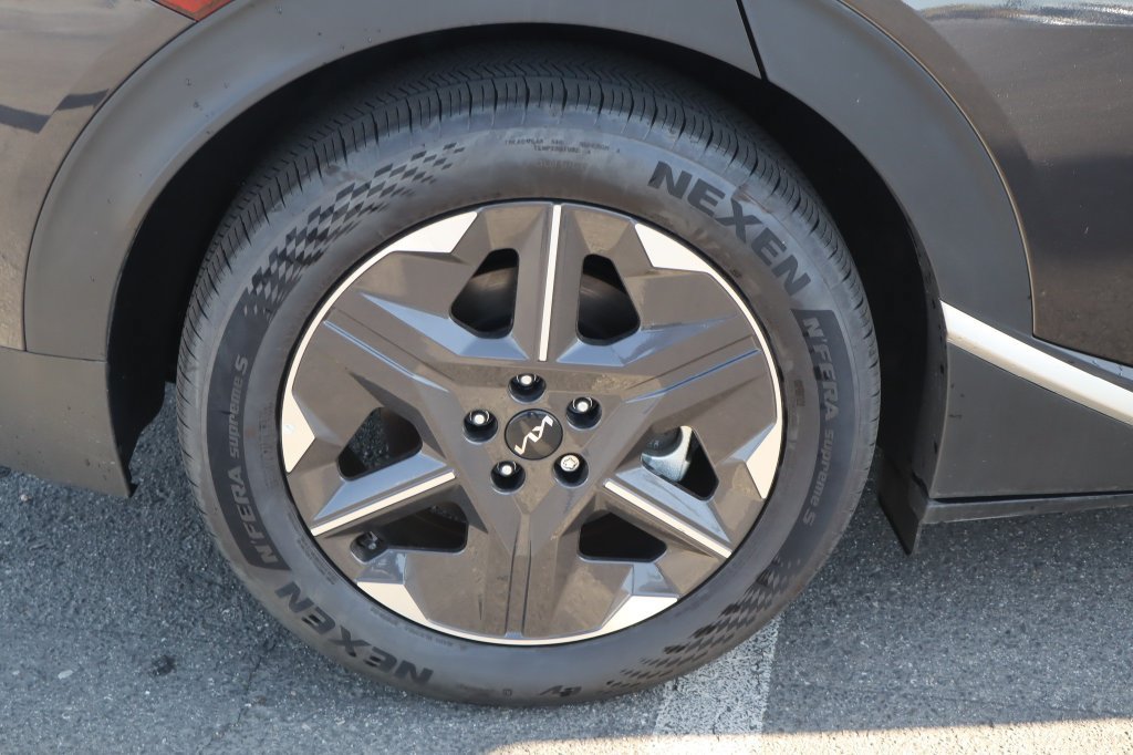Used 2025 Kia EV6 Light RWD image 11