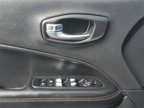 Certified 2020 Jeep Compass Latitude image 13