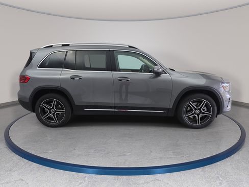 New 2026 Mercedes-Benz GLB 250 image 4