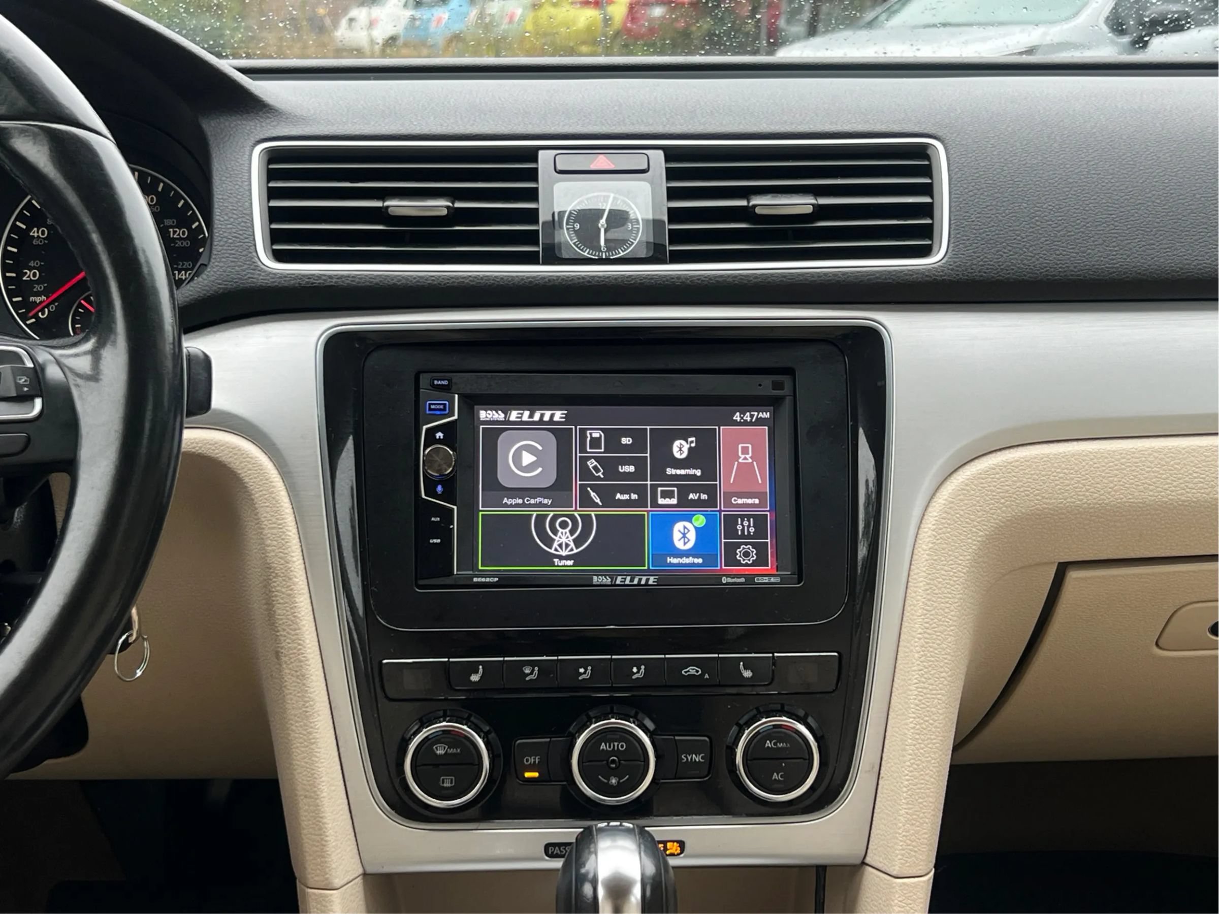 Used 2012 Volkswagen Passat TDI SE FWD image 15