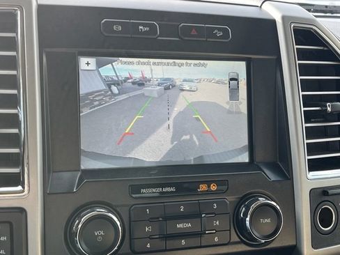 Used 2017 Ford F250 Lariat w/ Chrome Package image 51