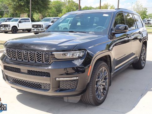Used 2023 Jeep Grand Cherokee L Summit AWD/4WD image 8