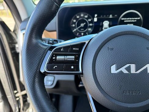 Certified 2024 Kia Seltos SX w/ SX Sunroof Package AWD/4WD image 16