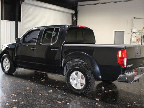 Used 2012 Nissan Frontier SV RWD image 6