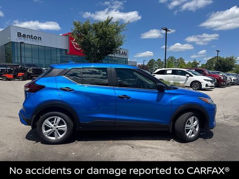 Used 2025 Nissan Kicks Play S FWD image 3