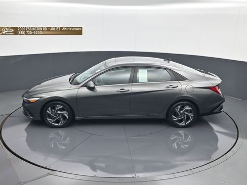 Certified 2024 Hyundai Elantra SEL w/ Convenience Package FWD image 20