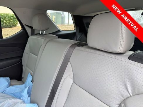 Used 2021 Chevrolet Traverse LS image 21