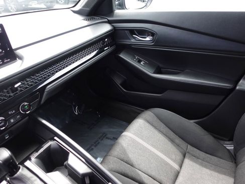 Used 2023 Honda Accord Sport image 19