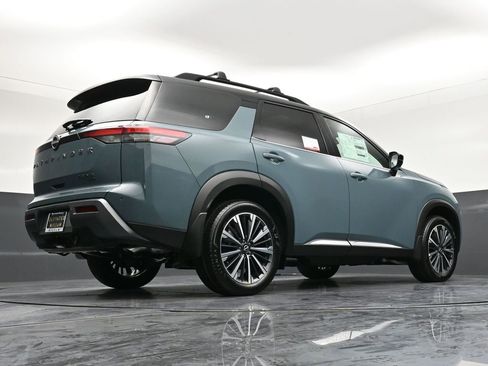 New 2026 Nissan Pathfinder Platinum image 32