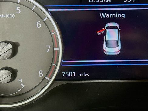 Used 2024 Nissan Sentra SR w/ SR Premium Package image 17