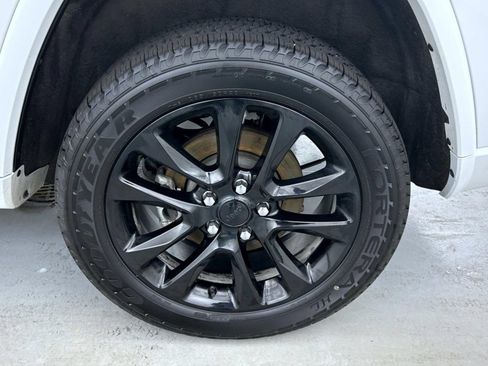 Certified 2022 Jeep Grand Cherokee Laredo X AWD/4WD image 23