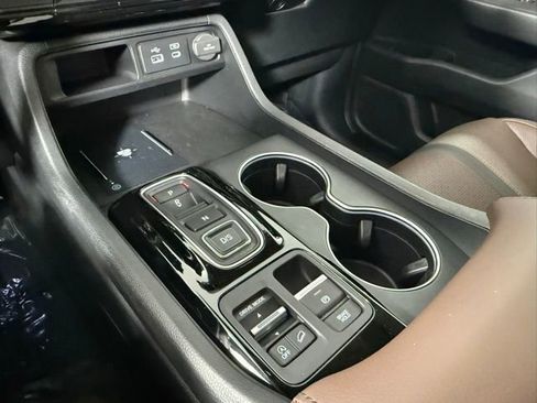 Used 2025 Honda Pilot Elite image 25