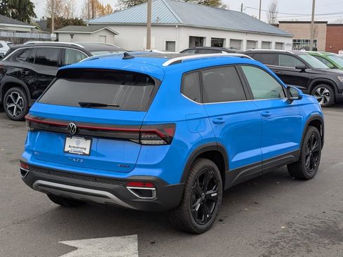 New 2026 Volkswagen Taos SEL image 5
