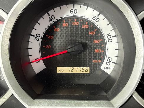 Used 2015 Toyota Tacoma PreRunner w/ SR5 Package image 21