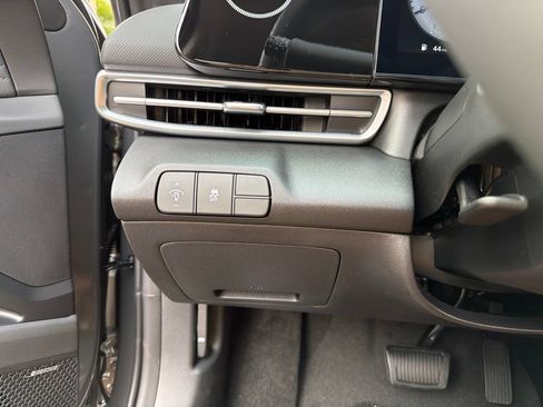 New 2026 Hyundai Elantra Limited FWD image 30