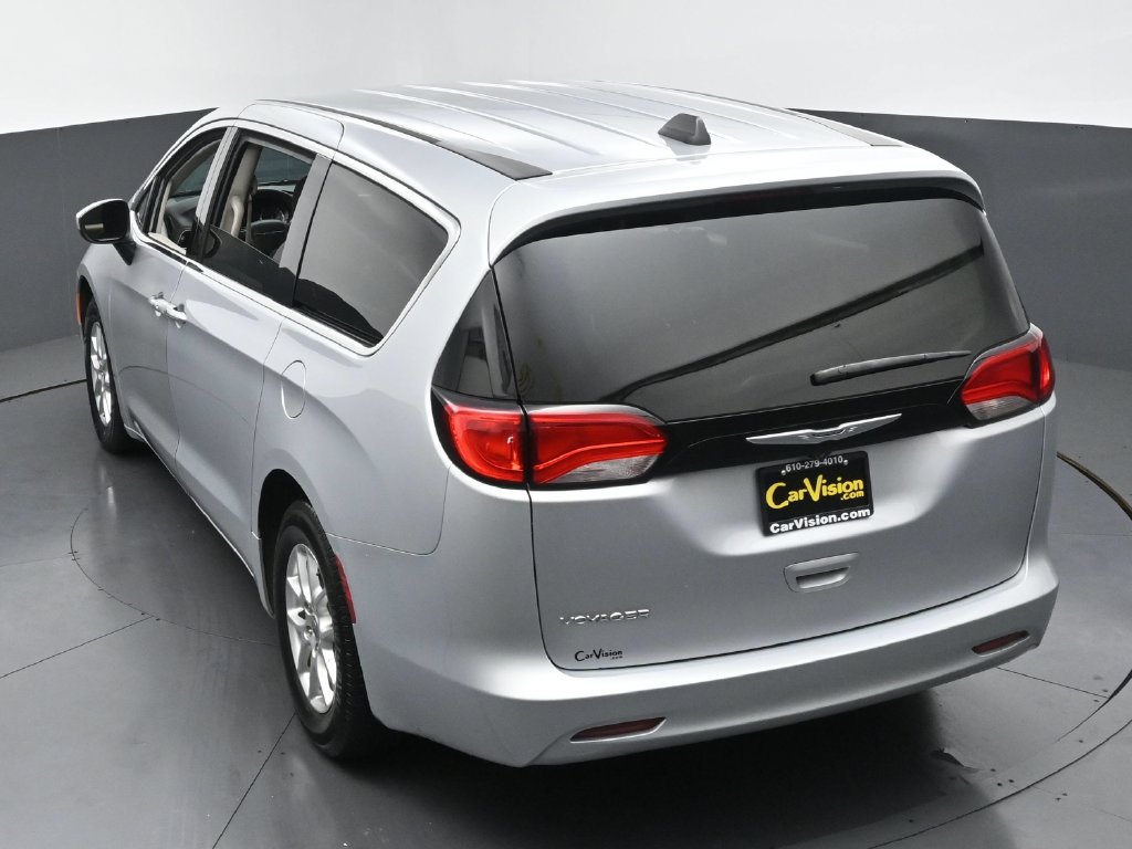 Used 2022 Chrysler Voyager LX FWD image 36