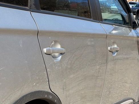 Used 2018 Mitsubishi Outlander AWD image 13