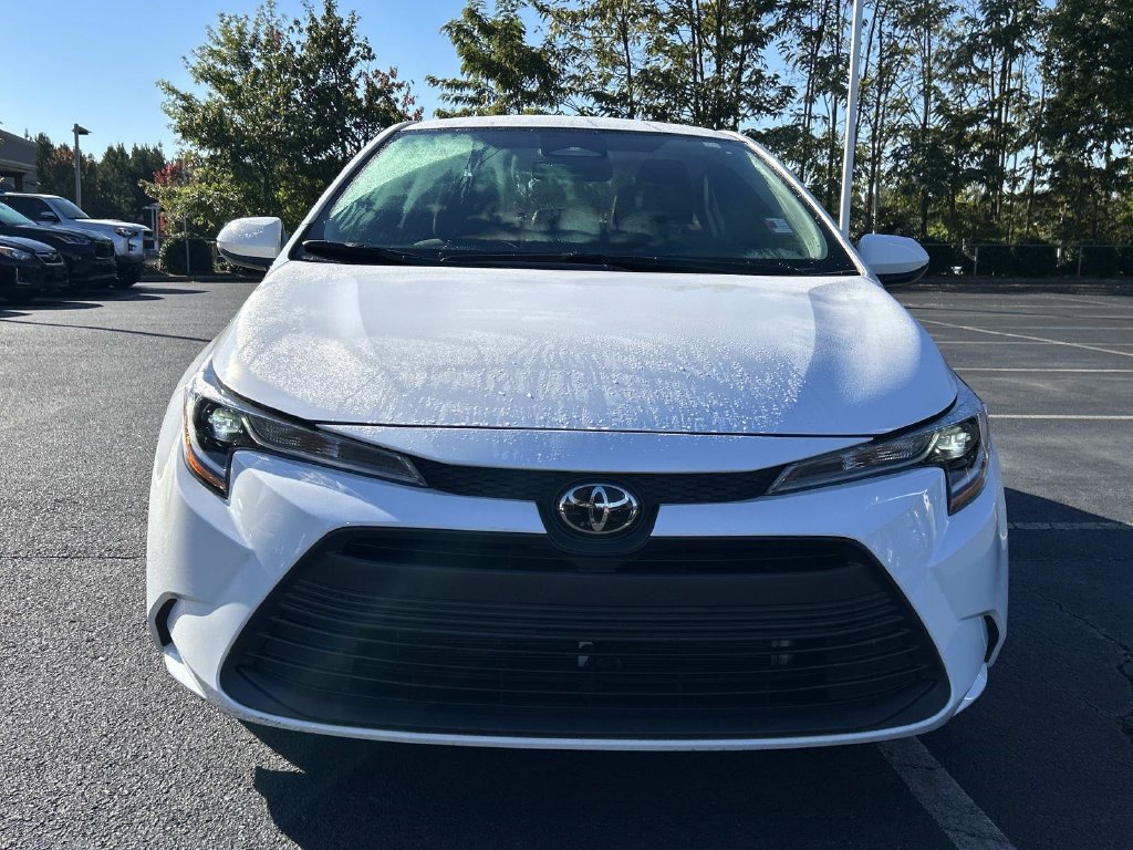 Used 2024 Toyota Corolla LE w/ LE Convenience Package FWD image 3