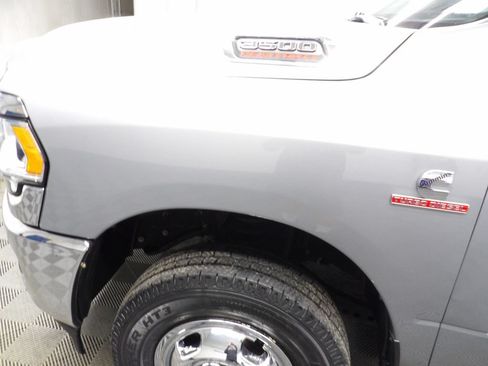 Used 2024 RAM 3500 Tradesman w/ Chrome Appearance Group AWD/4WD image 31