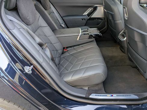 Certified 2024 BMW i7 xDrive60 AWD/4WD image 22