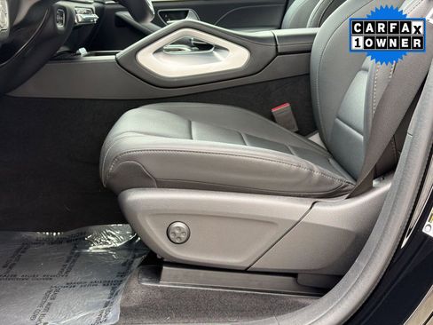 Used 2025 Mercedes-Benz GLS 450 4MATIC image 14
