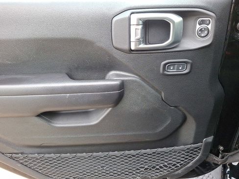 Used 2020 Jeep Wrangler Sport S image 13