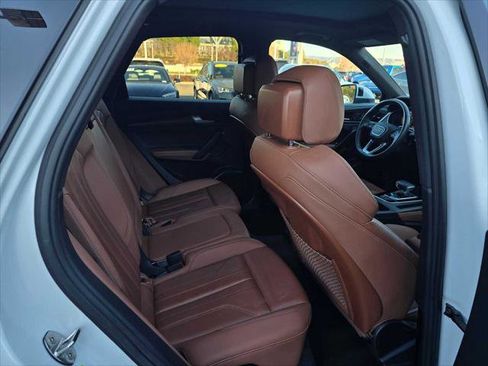 Certified 2025 Audi Q5 2.0T Premium Plus w/ Premium Plus Package image 13