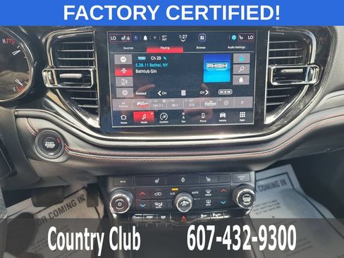 Used 2025 Dodge Durango GT AWD/4WD image 13