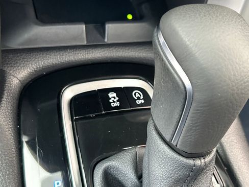 Used 2025 Toyota Corolla Cross XLE image 14