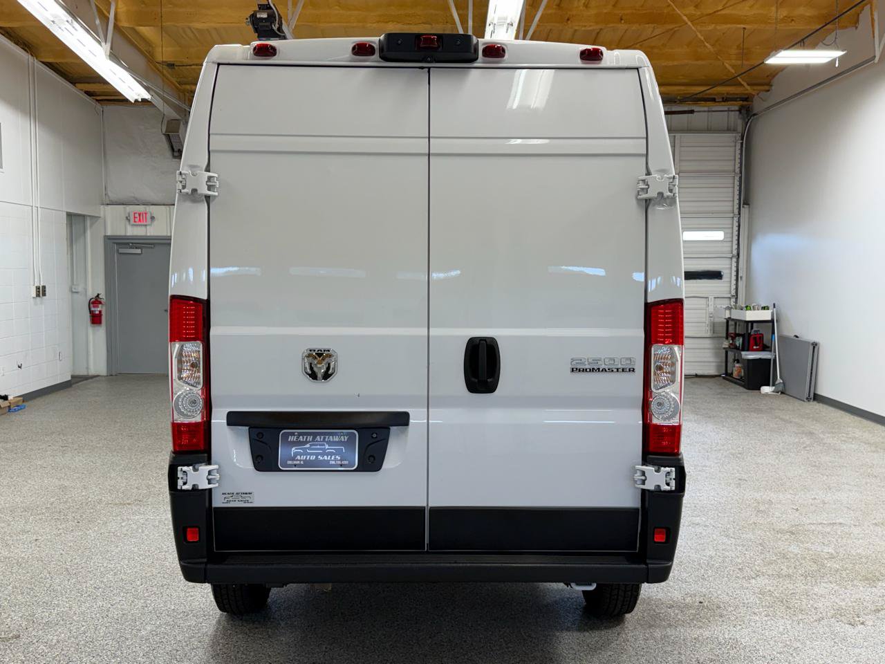 Used 2023 RAM ProMaster 2500 FWD image 3