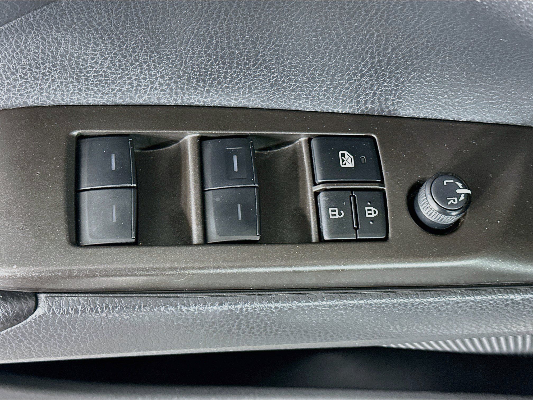 Used 2022 Toyota Camry LE w/ Carpet Mat Package (TMS) FWD image 15