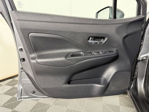 Used 2025 Nissan Versa SV FWD image 21