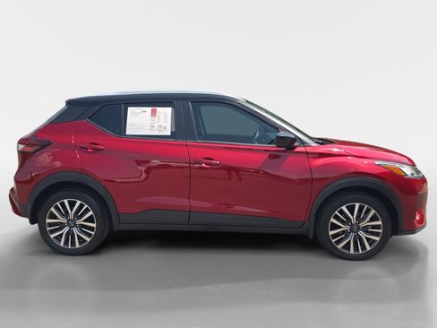Used 2024 Nissan Kicks SV FWD image 7