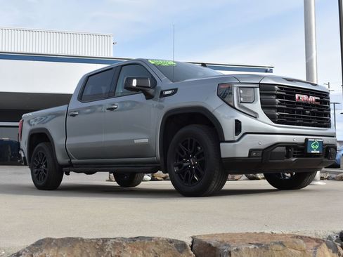 Used 2025 GMC Sierra 1500 Elevation w/ Elevation Premium Package image 5