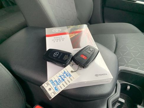 Used 2023 Toyota RAV4 XLE image 33