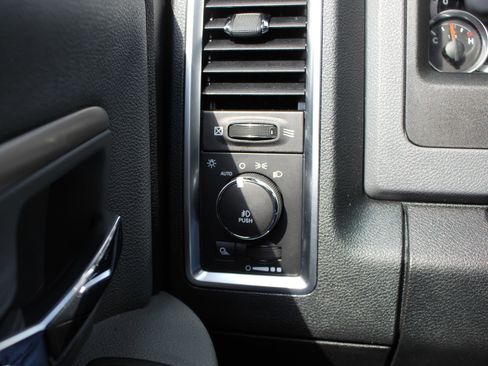 Used 2014 RAM 1500 Big Horn image 30